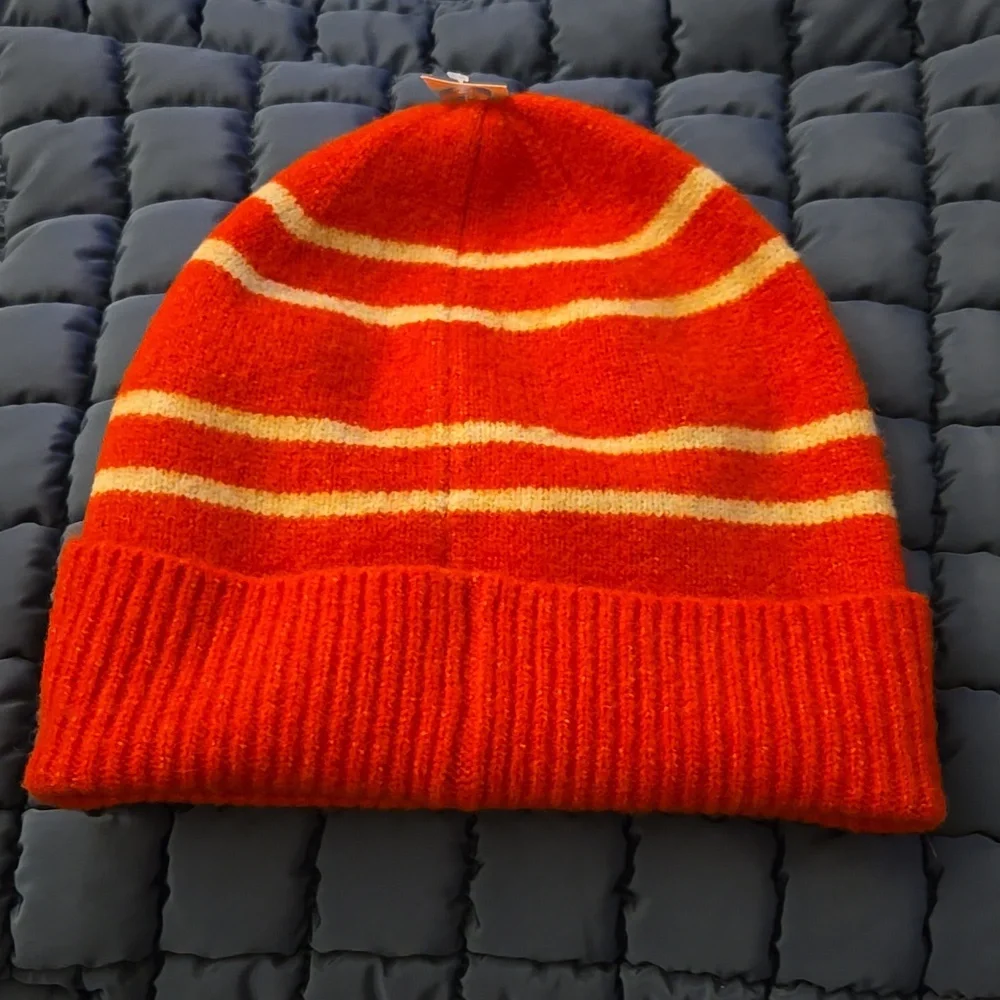 NWT Aerie Knit Red White Striped Beanie Unisex One Size